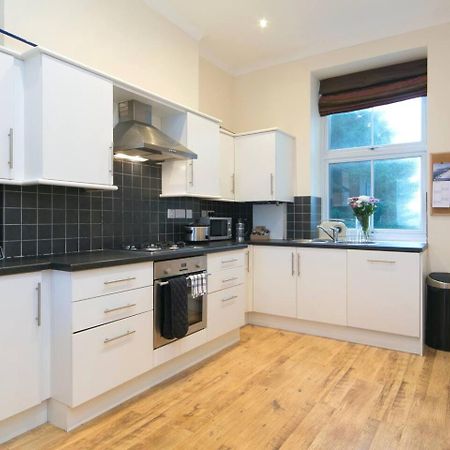 Pass The Keys Hafan Stylish 2 Bedroom Sea View Apartment Pwllheli Exterior photo
