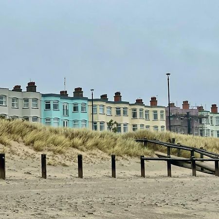 Pass The Keys Hafan Stylish 2 Bedroom Sea View Apartment Pwllheli Exterior photo
