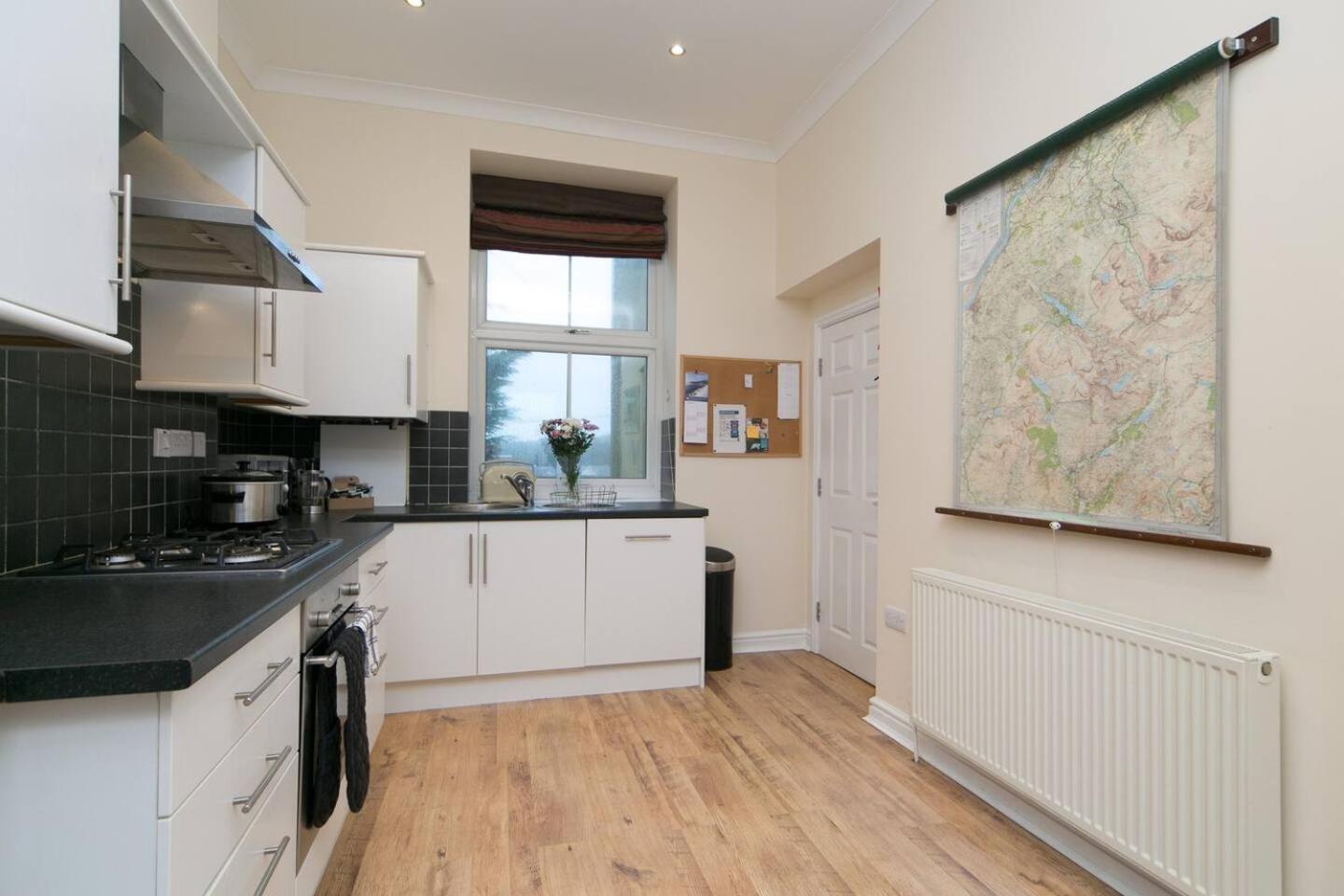 Pass The Keys Hafan Stylish 2 Bedroom Sea View Apartment Pwllheli Exterior photo