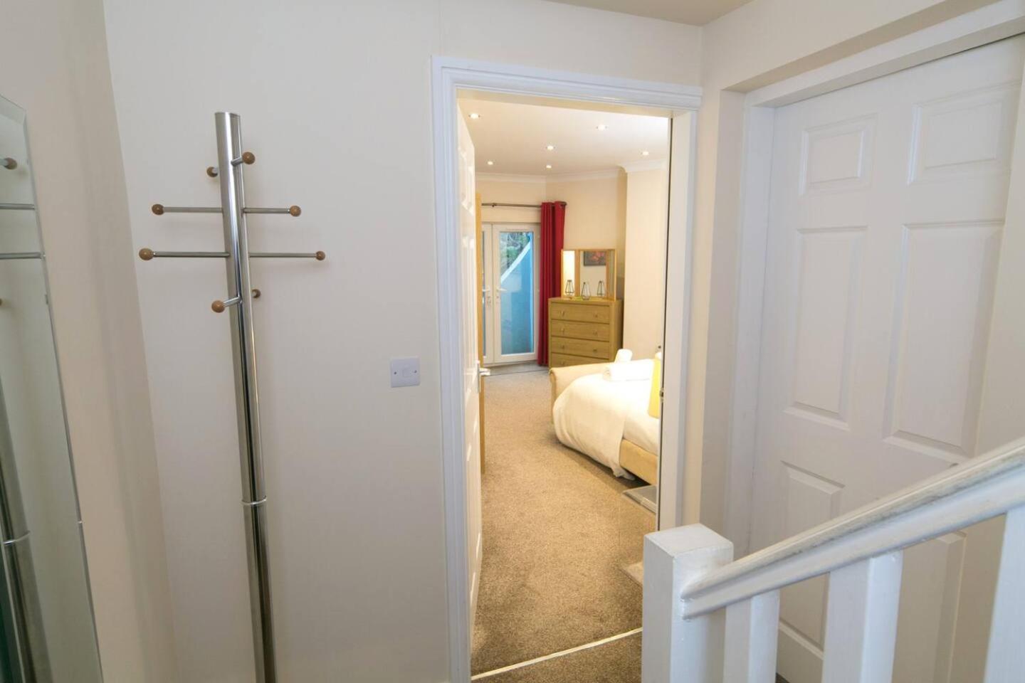 Pass The Keys Hafan Stylish 2 Bedroom Sea View Apartment Pwllheli Exterior photo
