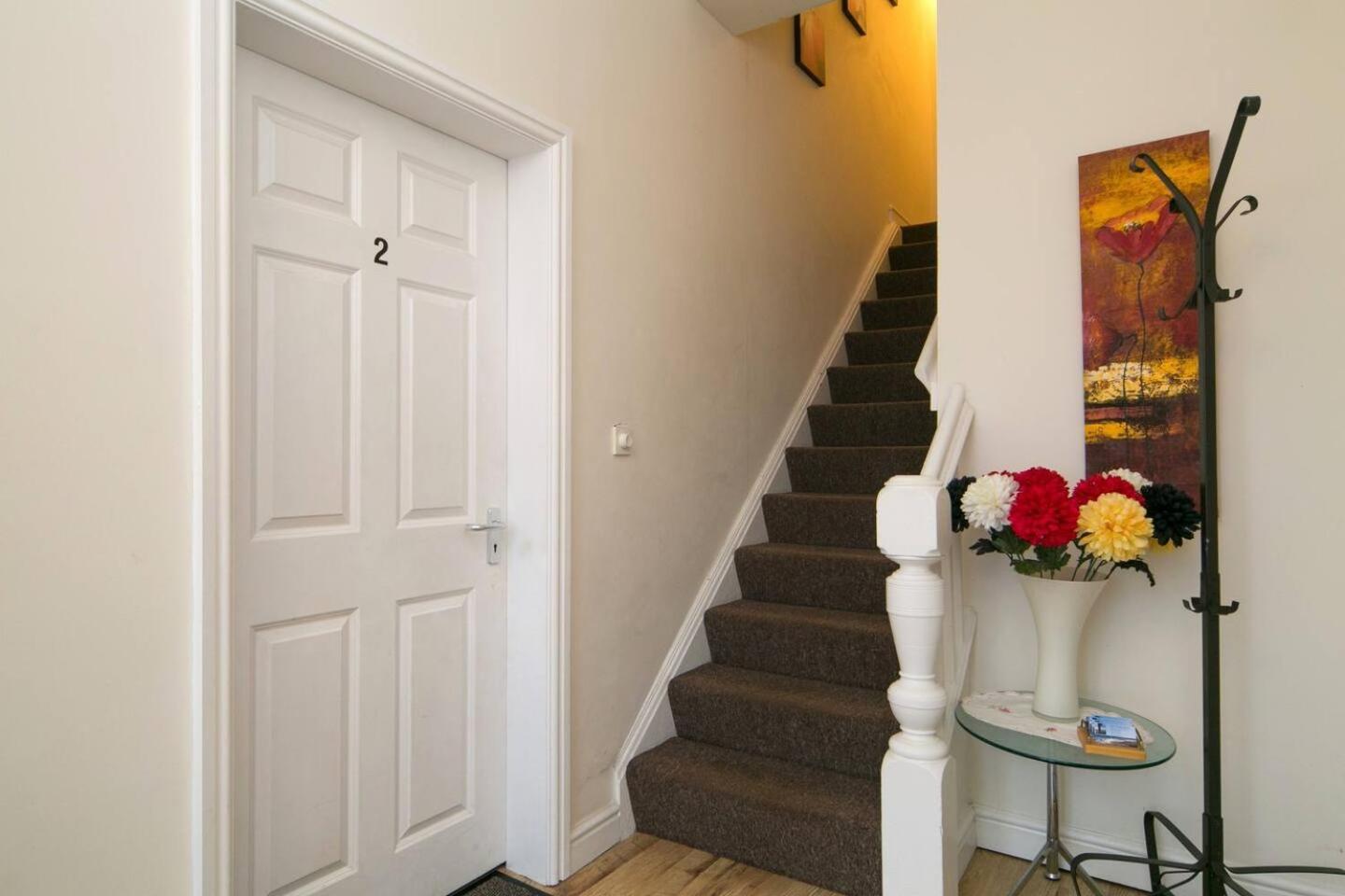 Pass The Keys Hafan Stylish 2 Bedroom Sea View Apartment Pwllheli Exterior photo
