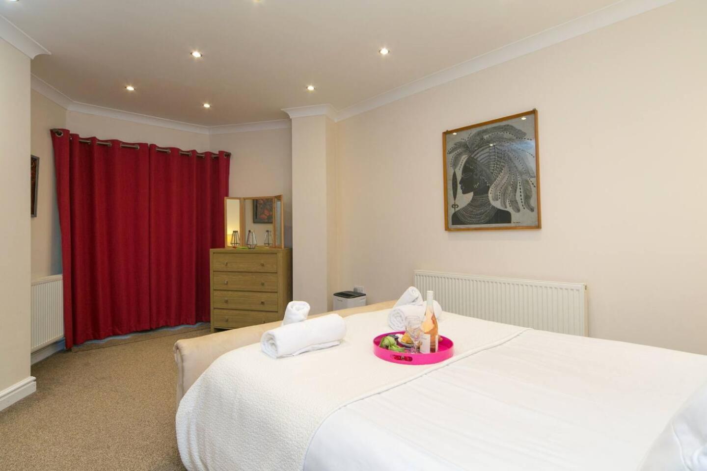 Pass The Keys Hafan Stylish 2 Bedroom Sea View Apartment Pwllheli Exterior photo